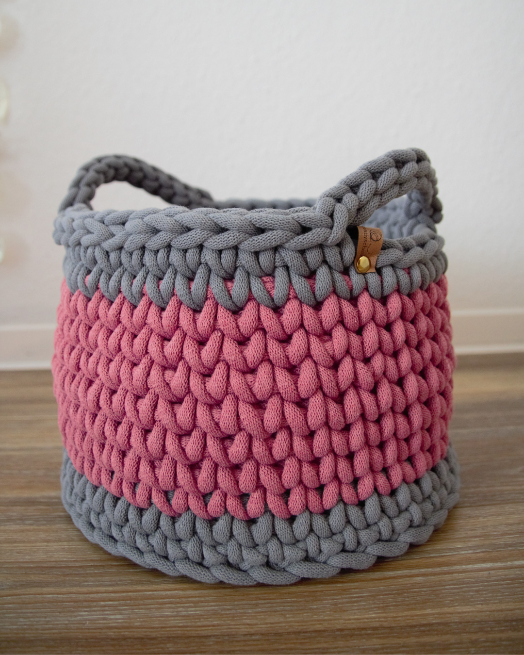 Großer Häkelkorb mit zwei Henkeln